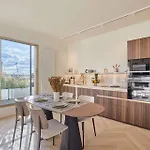 Penthouse With View Of The Eiffel Tower-faubourg Appartement