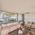 Penthouse With View Of The Eiffel Tower-faubourg Appartement