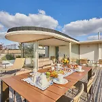 Penthouse With View Of The Eiffel Tower-faubourg