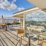 Penthouse With View Of The Eiffel Tower-faubourg * Paris