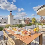 Penthouse With View Of The Eiffel Tower-faubourg * Paris