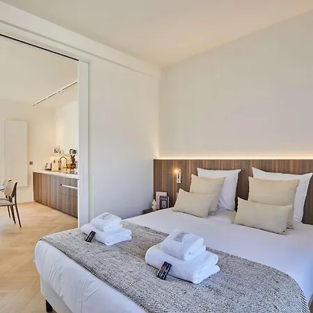 Penthouse With View Of The Eiffel Tower-faubourg *
