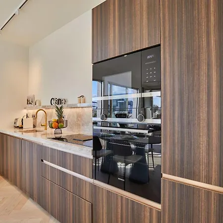 Penthouse With View Of The Eiffel Tower-faubourg *