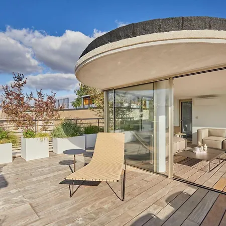 Penthouse With View Of The Eiffel Tower-faubourg