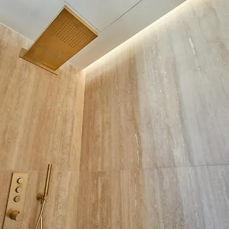 Penthouse With View Of The Eiffel Tower-faubourg *