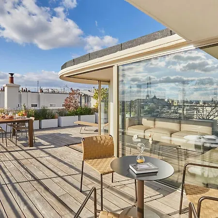 Penthouse With View Of The Eiffel Tower-faubourg * Paříž