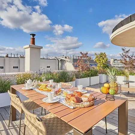 Penthouse With View Of The Eiffel Tower-faubourg * Paříž