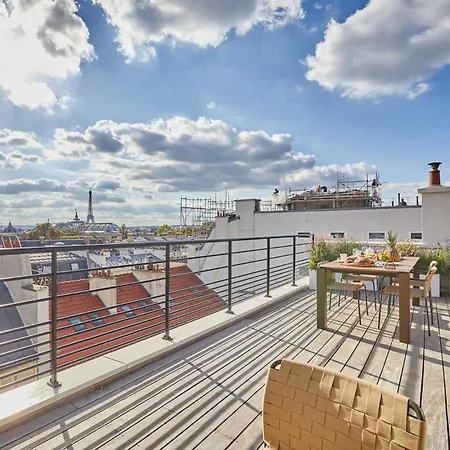 Penthouse With View Of The Eiffel Tower-faubourg * Paříž