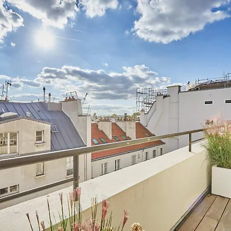 Penthouse With View Of The Eiffel Tower-faubourg