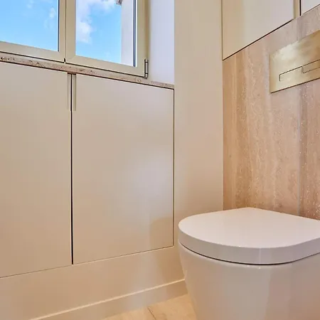 Penthouse With View Of The Eiffel Tower-faubourg
